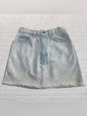 Bonjour International Lightwash Blue Denim 80s Mini Skirt w/ Pockets Size US 6